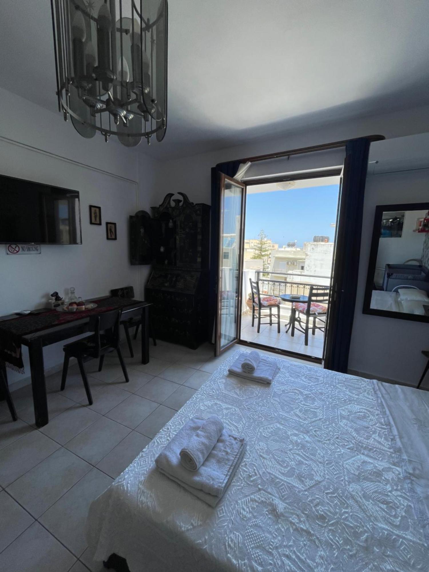 Retire Flat In The Heart Of City Heraklion  Bagian luar foto