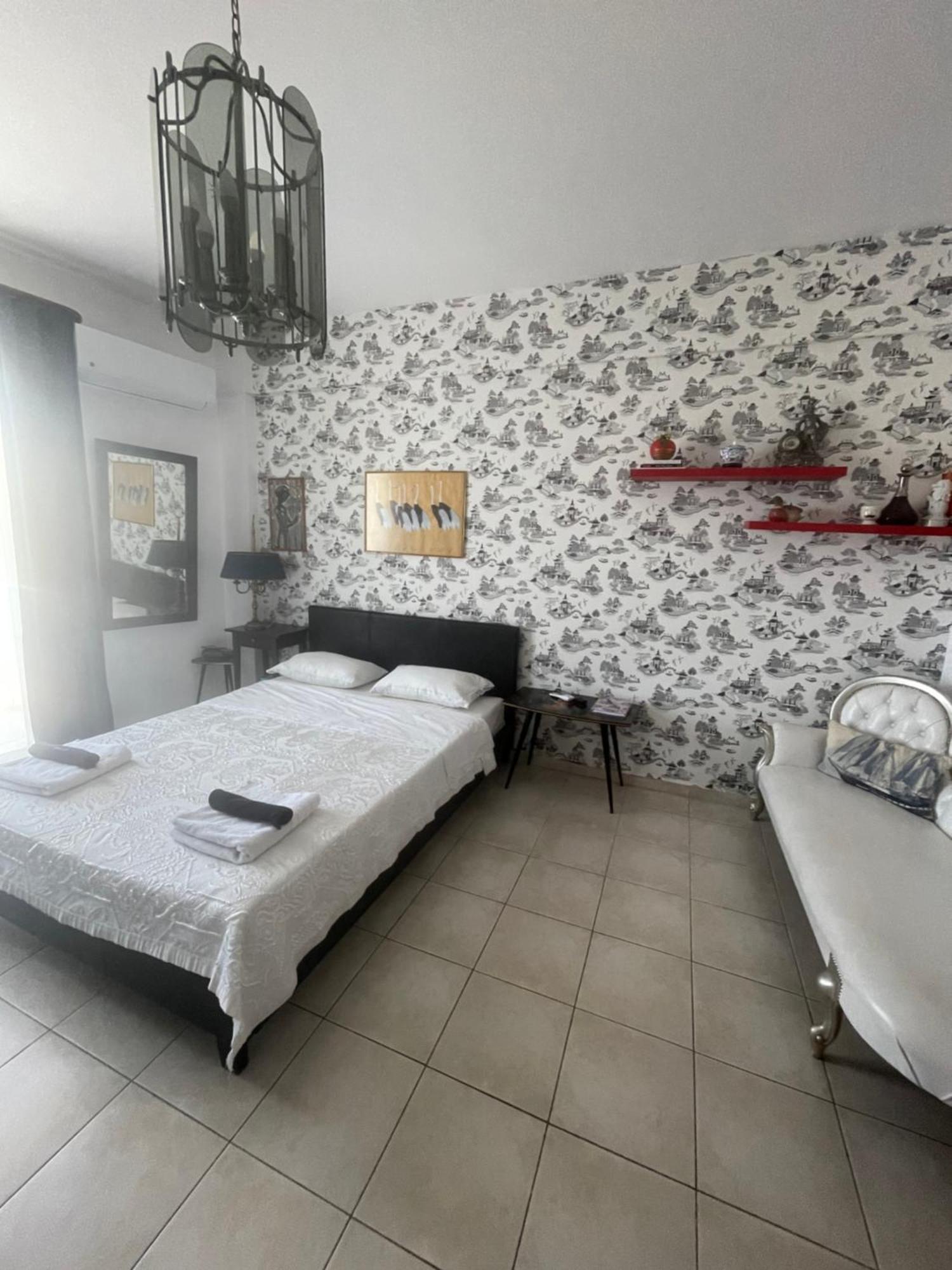 Retire Flat In The Heart Of City Heraklion  Bagian luar foto