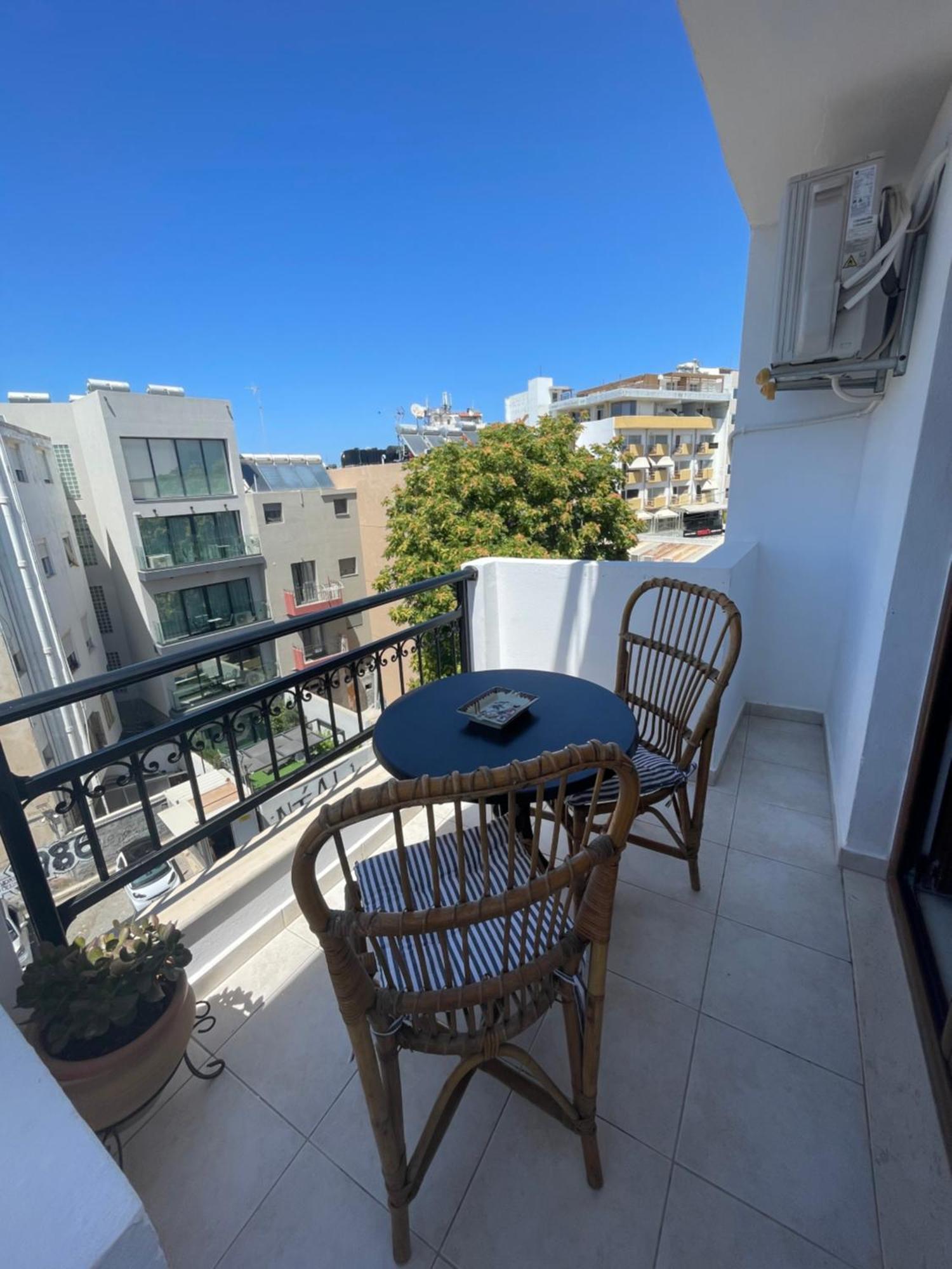 Retire Flat In The Heart Of City Heraklion  Bagian luar foto